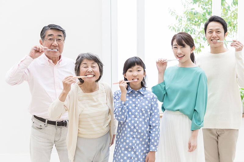 街のホームドクターとして、老若男女問わずお口の悩みに寄り添います